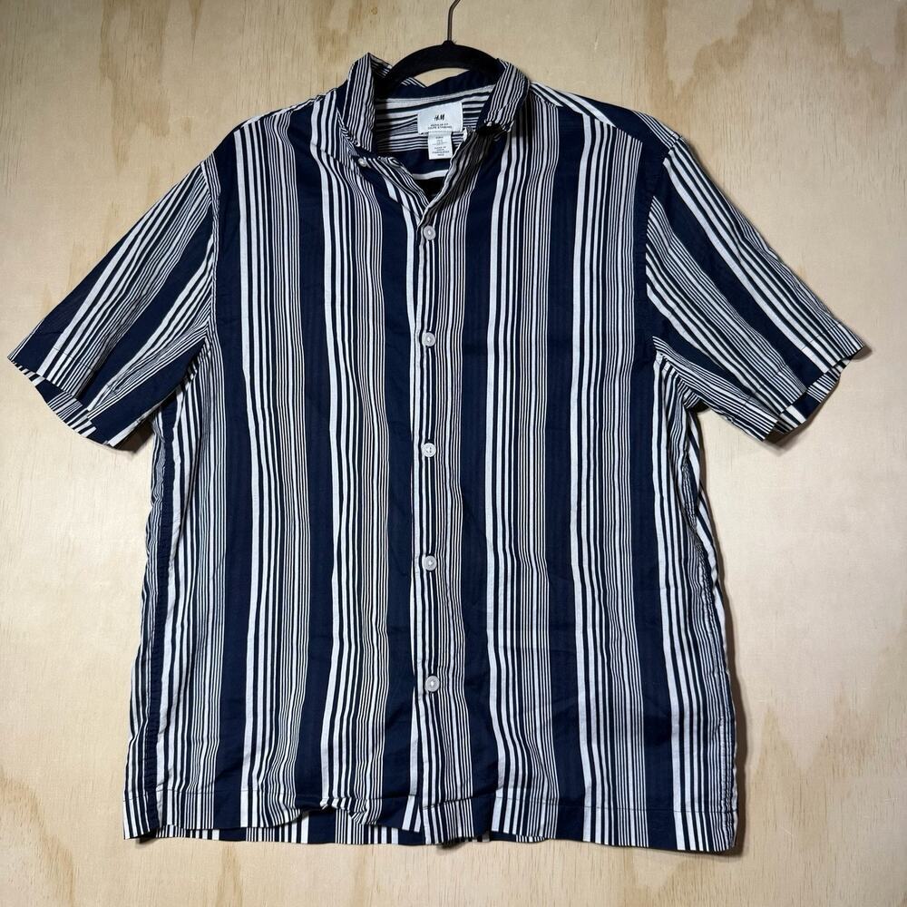 H&M Men’s Medium Short Sleeve Button Up Shirt Navy White Stripe Casual